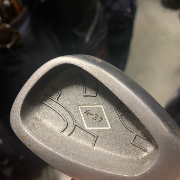golf pitching and sand wedge A 37 in right hand 2 pc - Picture 4 of 11